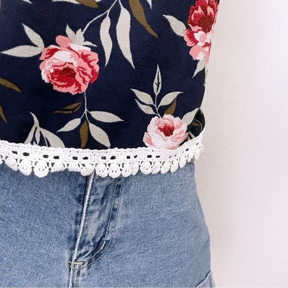 Navy Blue Floral Lace Crop Top - Picture 3 of 5